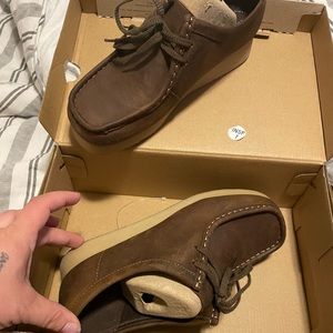 Clarks never worn need gone